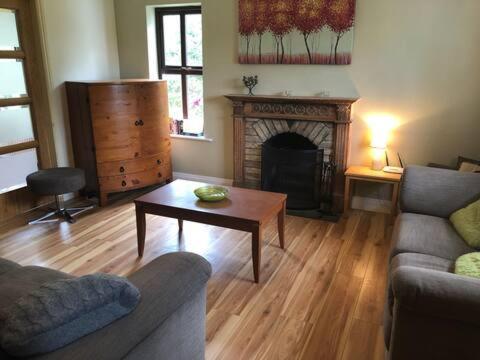 Letterfrack Farmhouse On Equestrian Farm In Letterfrack Beside Connemara National Park Tullywee Bridge エクステリア 写真
